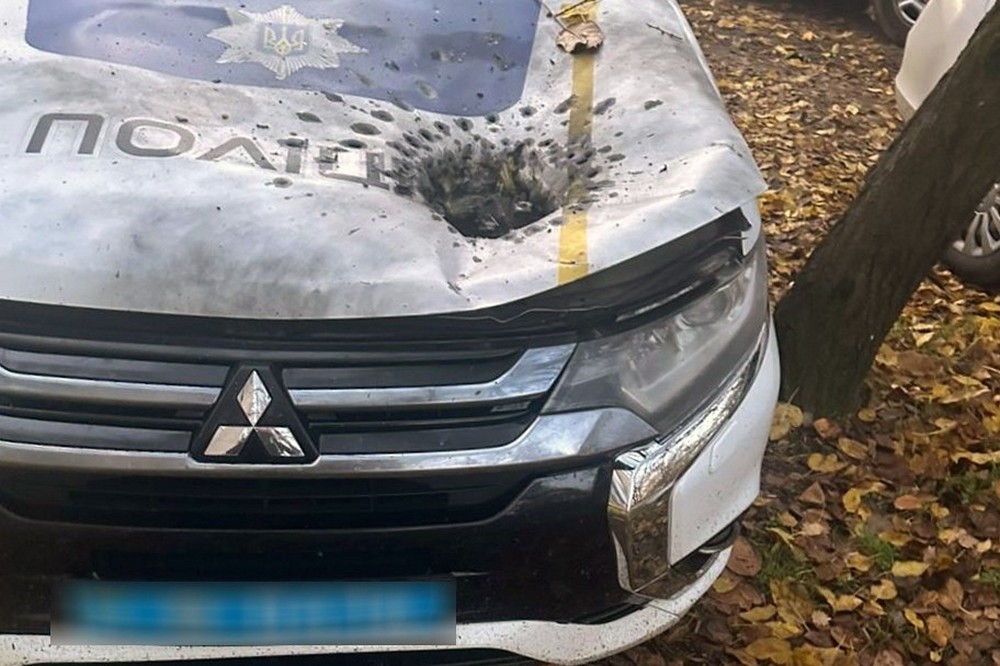 Один загиблий та вісім поранених, пошкоджені службові авто поліції, навчальні заклади, будинки - наслідки обстрілів Херсонщини (фото) 1 Один загиблий та вісім поранених, пошкоджені службові авто поліції, навчальні заклади, будинки - наслідки обстрілів Херсонщини (фото)