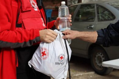 Гуманітарна допомога для ВПО у Запоріжжі – можна отримати ліхтарики