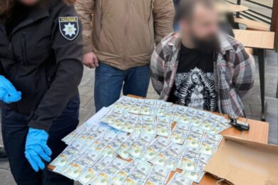 Переправляв військовозобов’язаних через кордон – викрито підполковника Міноборони