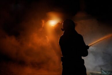 Масована нічна повітряна атака 1 листопада: удар по об’єкту газовидобутку, є загиблий, серед поранених дитина – все, що відомо (фото)