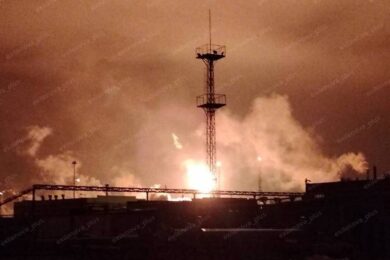 Понад 50 українських дронів атакували НПЗ у Нижньогородській області Росії (фото. відео)