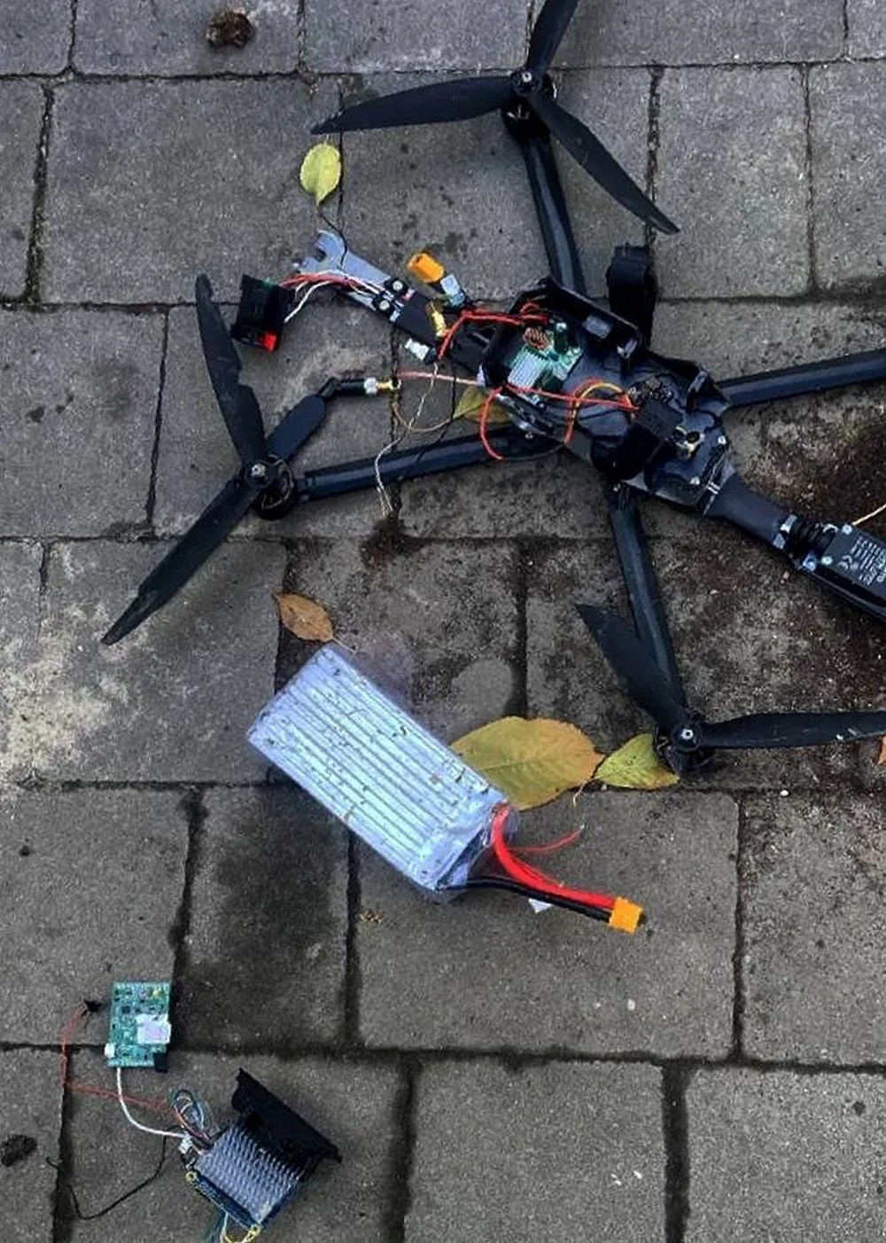 Нова тактика рф дозволяє бити вглиб України FPV-дронами: деталі Нова тактика рф дозволяє бити вглиб України FPV-дронами: деталі