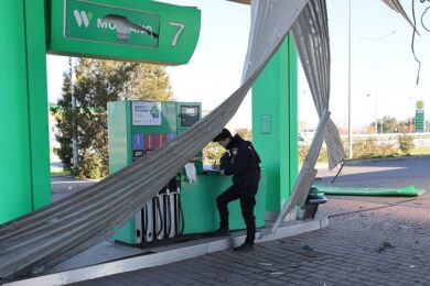 Один загиблий, 19 постраждалих, пошкоджені авто та АЗС – наслідки ракетного удару по Миколаєву (фото, відео)