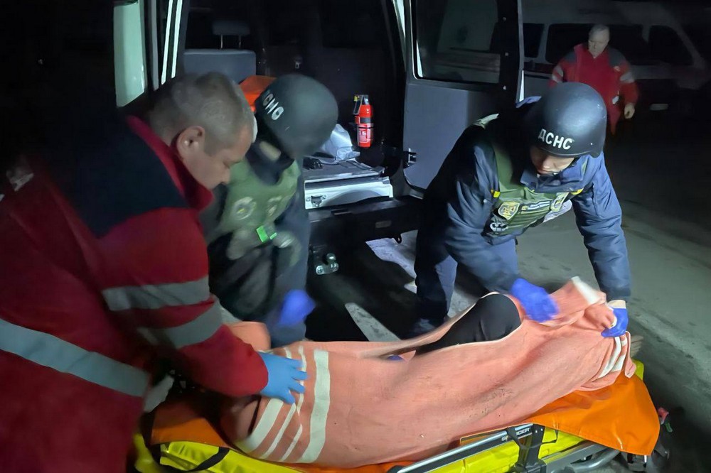Загибла і 11 поранених, серед них діти і працівники "швидкої" - ворог знову масовано атакував Дніпропетровщину (фото)