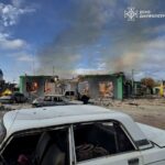 Ворог скинув КАБи на центр Покровського на Дніпропетровщині: є загиблі та поранені, серед них поліцейський (фото)