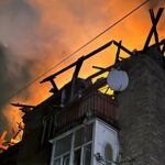 Багато поранених, під завалами шукають людей: ворог масовано атакував Кам’янське на Дніпропетровщині (фото)