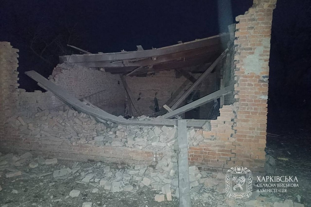 Шестеро постраждалих, серед них дитина, і тисячі людей без світла: ворог атакував Харківщину (фото) Шестеро постраждалих, серед них дитина, і тисячі людей без світла: ворог атакував Харківщину (фото)