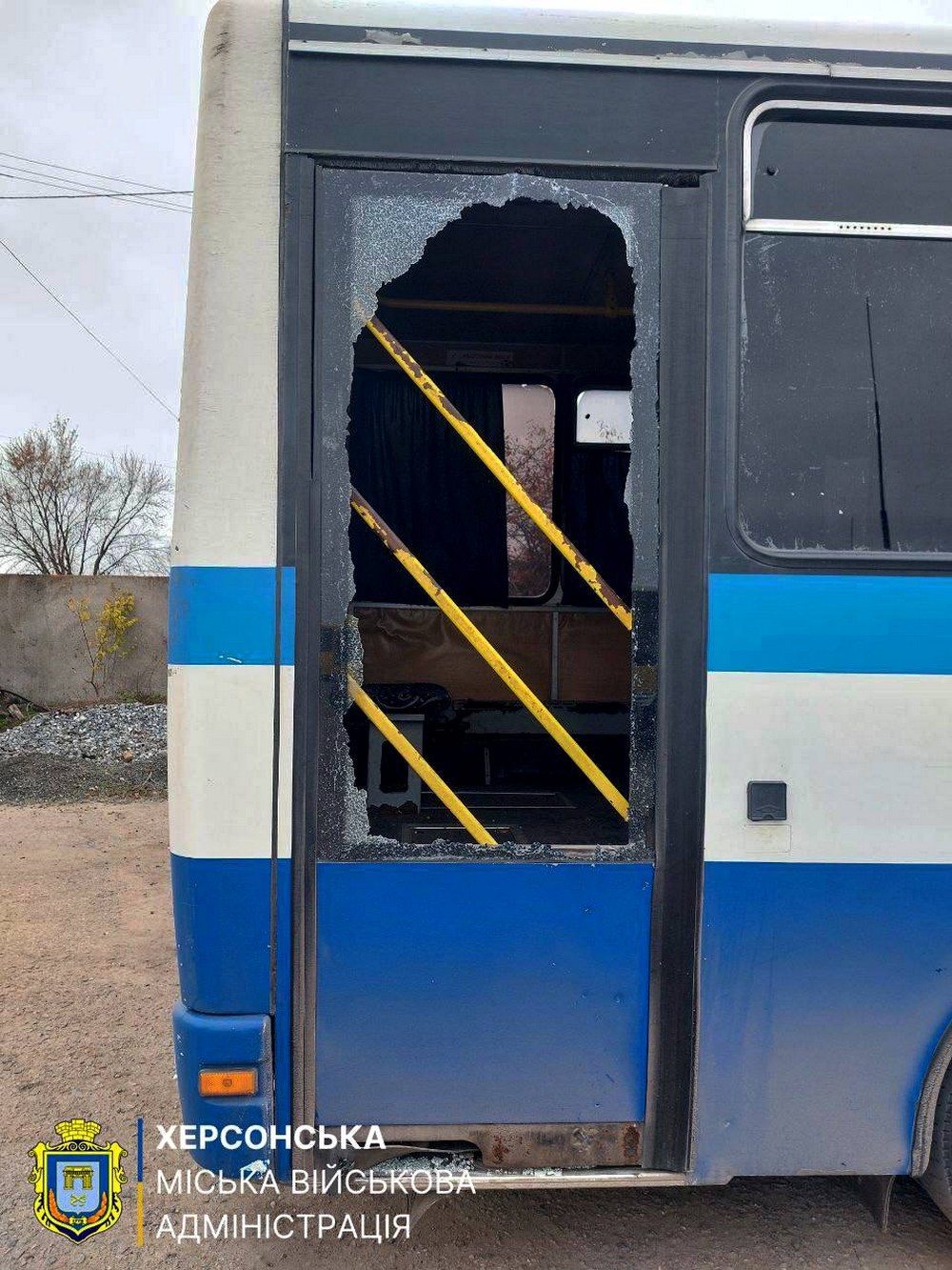 Загиблі і 10 поранених, серед них дитина – наслідки обстрілів Херсонщини Загиблі і 10 поранених, серед них дитина – наслідки обстрілів Херсонщини