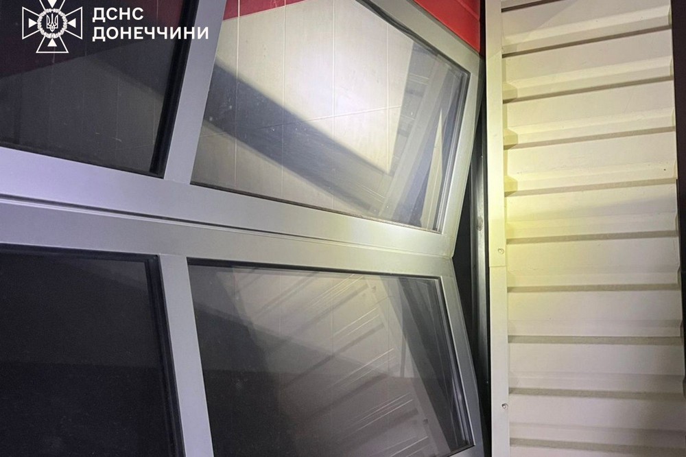 photo 2025 11 08 12 08 12 (2) 12 годин боролися з вогнем під загрозою повторних ударів рятувальники на Донеччині (фото)