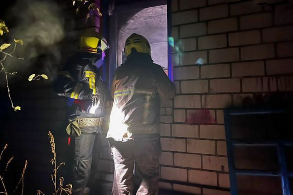 4-річний хлопчик підпалив ковдру запальничкою – на Вінниччині сталася пожежа 1 4-річний хлопчик підпалив ковдру запальничкою – на Вінниччині сталася пожежа