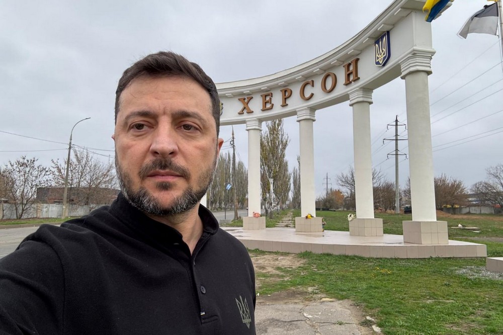 Три роки тому звільнили Херсон: сьогодні Зеленський відвідав місто (відео) 1 Три роки тому звільнили Херсон: сьогодні Зеленський відвідав місто (відео)