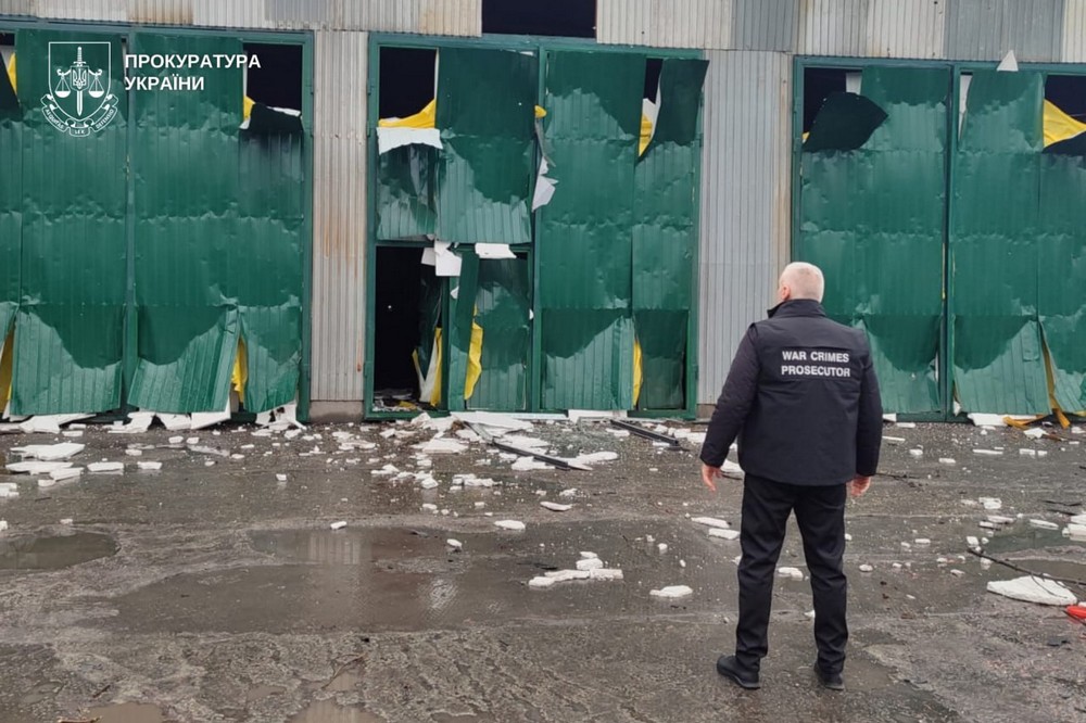 Нічна повітряна атака 12 листопада: удари по енергетиці і транспортній інфраструктурі, є жертви – все, що відомо (фото, відео)