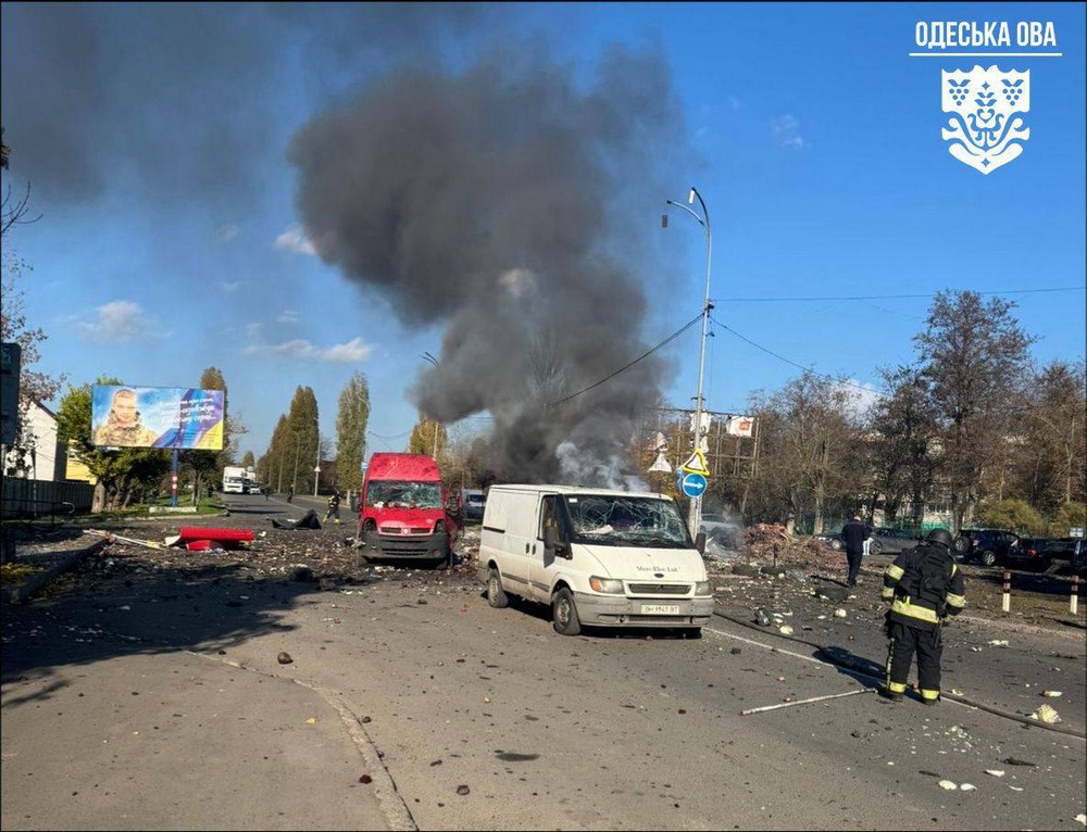 Ворожі дрони атакували ринок Чорноморську: є загиблі і багато поранених (відео)