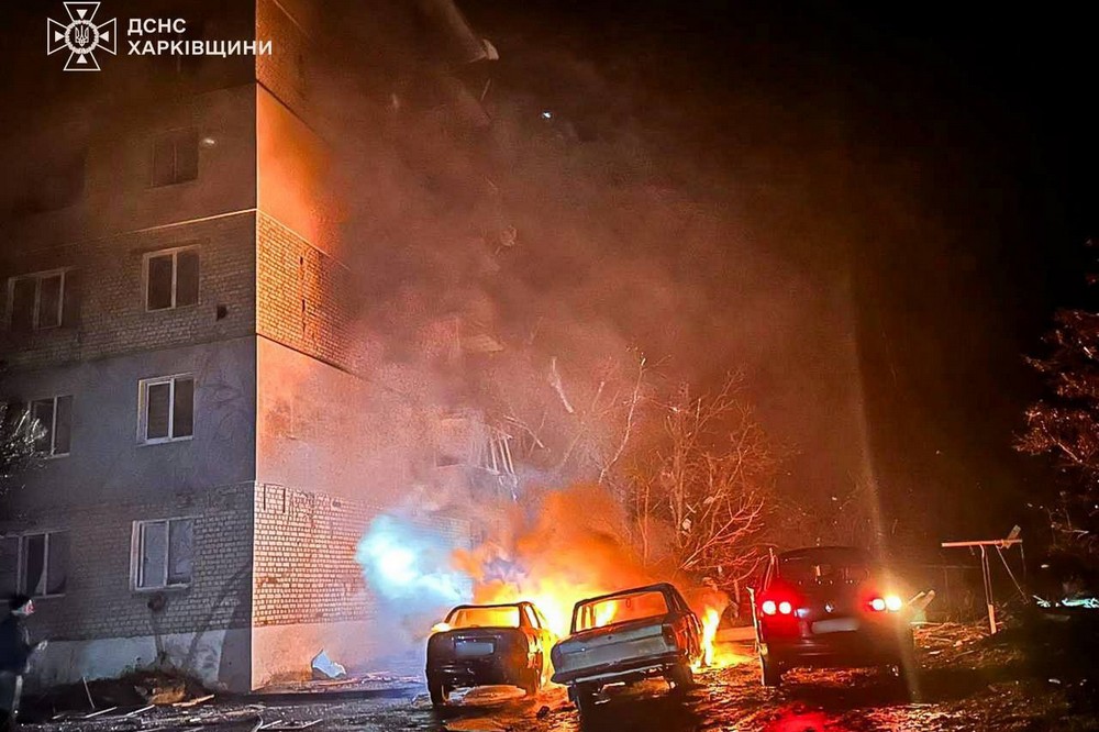 photo 2025 11 17 08 18 08 (2) Троє загиблих і багато постраждалих, серед них діти: ворог вдарив ракетами по центру Балаклії