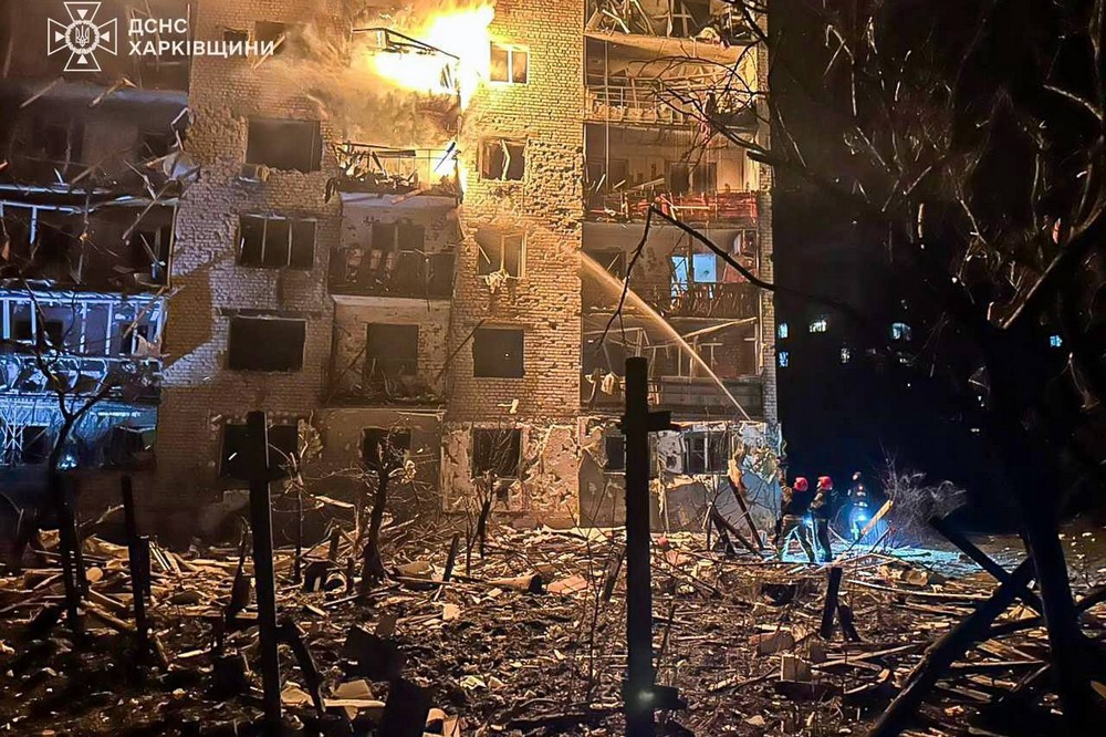 photo 2025 11 17 08 18 08 (3) Троє загиблих і багато постраждалих, серед них діти: ворог вдарив ракетами по центру Балаклії