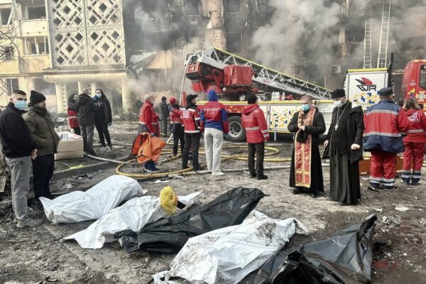 Масована нічна повітряна атака 19 листопада: десятки загиблих, понад 100 поранених, небезпечні речовини у повітря – все, що відомо (фото, відео)