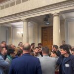 19 листопада Рада почала звільняти міністрів, які фігурують у «плівках Міндіча» – що відомо