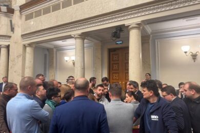 19 листопада Рада почала звільняти міністрів, які фігурують у «плівках Міндіча» – що відомо