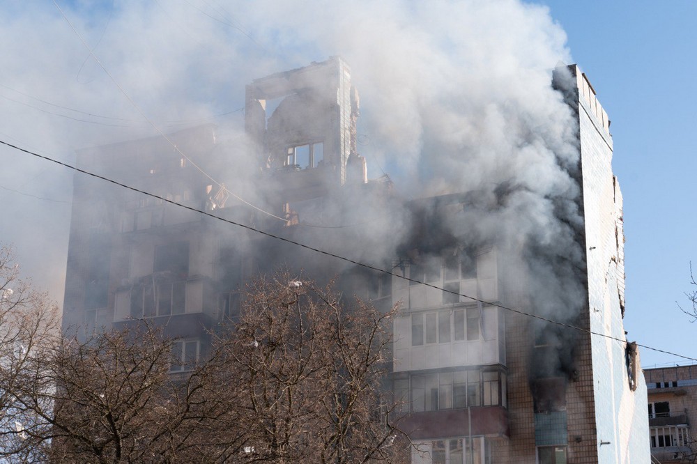Багато загиблих і поранених, вміст хлору в повітрі підвищено в 6 разів: армія РФ вдарила по Тернополю (фото, відео)