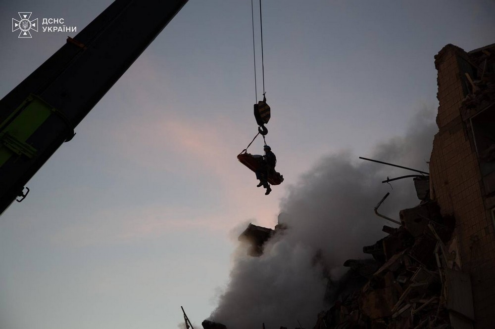 Ракетний удар по Тернополю: люди від жаху стрибали з вікон, багато зниклих безвісти – що відомо станом на ранок 20 листопада (фото, відео) Ракетний удар по Тернополю: люди від жаху стрибали з вікон, багато зниклих безвісти – що відомо станом на ранок 20 листопада (фото, відео)