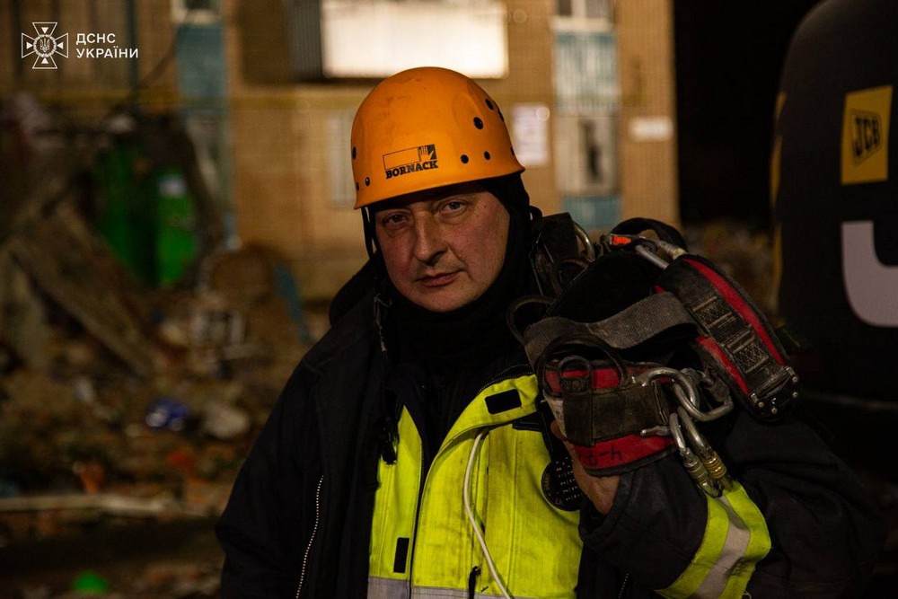 photo 2025 11 20 07 09 30 Ракетний удар по Тернополю: люди від жаху стрибали з вікон, багато зниклих безвісти – що відомо станом на ранок 20 листопада (фото, відео)