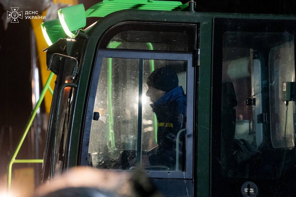 photo 2025 11 20 07 09 31 Ракетний удар по Тернополю: люди від жаху стрибали з вікон, багато зниклих безвісти – що відомо станом на ранок 20 листопада (фото, відео)