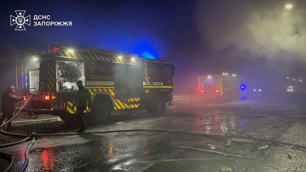 photo 2025 11 21 00 09 18 (2) Ворог вдарив по Запоріжжю: фото, відео