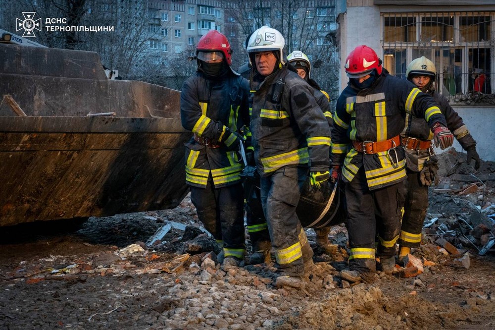 Пошукові роботи у Тернополі завершено: скільки загиблих і поранених внаслідок ворожого удару