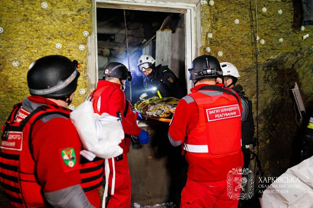 4 загиблих і багато постраждалих, серед них діти – ворог масовано вдарив по Харкову (фото)