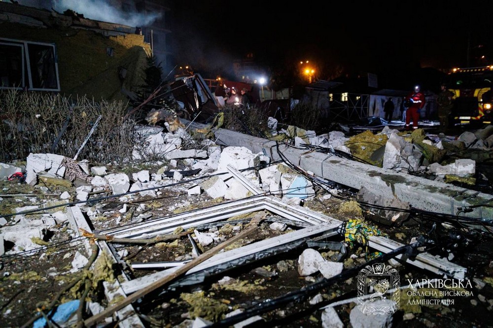 4 загиблих і багато постраждалих, серед них діти – ворог масовано вдарив по Харкову (фото)
