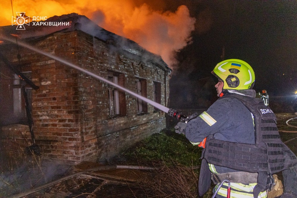 4 загиблих і багато постраждалих, серед них діти – ворог масовано вдарив по Харкову (фото)