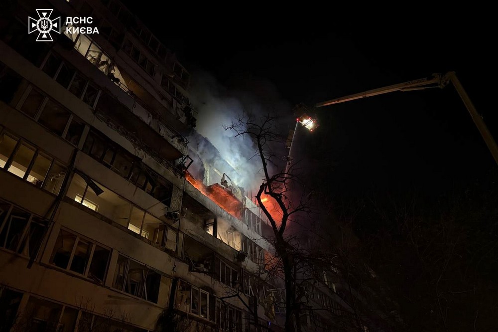 Фото наслідків ворожих атак на Київ і область