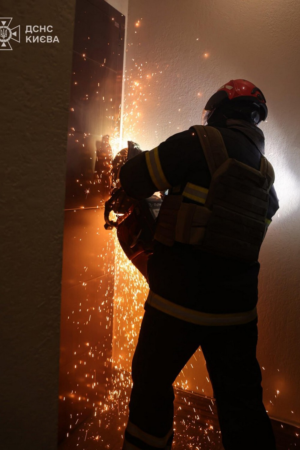 Фото наслідків ворожих атак на Київ і область