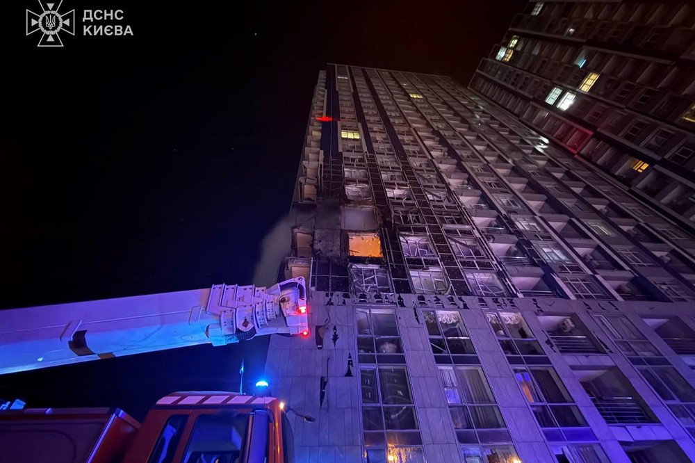 Фото наслідків ворожих атак на Київ і область