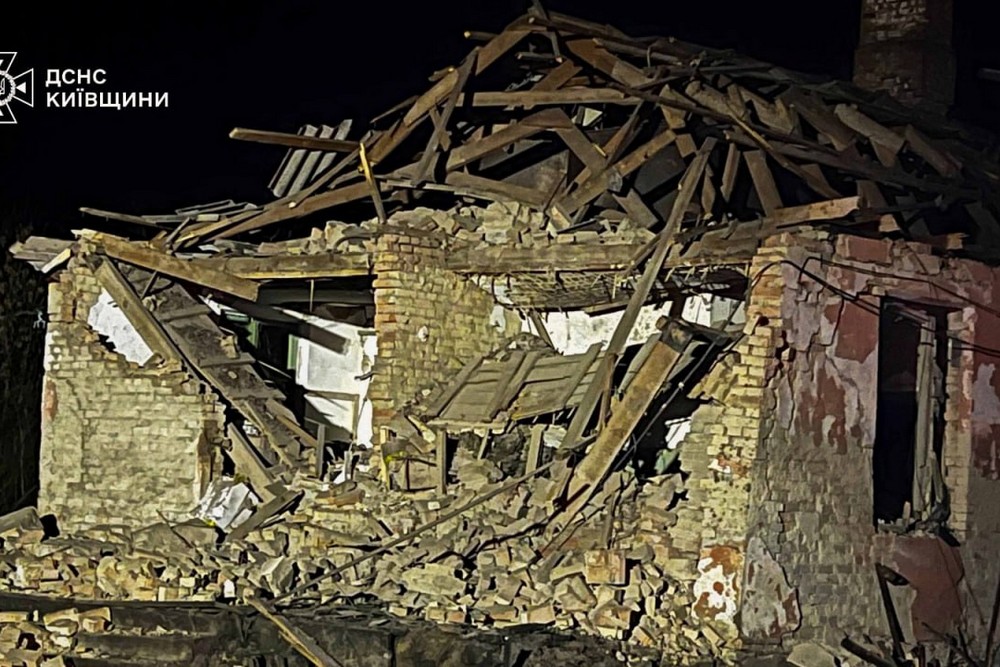 Фото наслідків ворожих атак на Київ і область