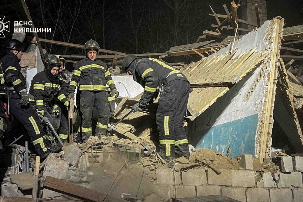 Фото наслідків ворожих атак на Київ і область
