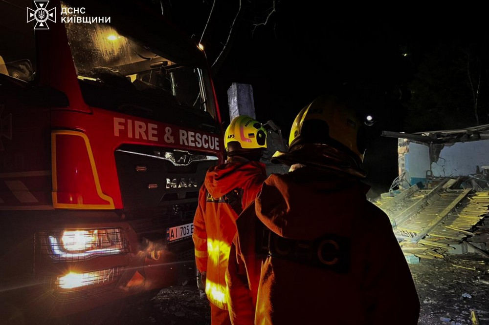 Фото наслідків ворожих атак на Київ і область