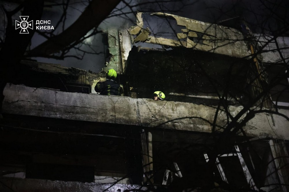 Фото наслідків ворожих атак на Київ і область