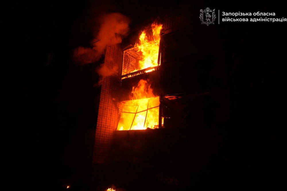 photo 2025 11 25 22 50 59 Близько 20 поранених, сльози і нові руйнування – ворог масовано атакував Запоріжжя (фото, відео)