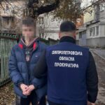 16-річний підліток з Сум влаштував подвійний теракт у Дніпрі: є загиблий, важко поранено поліцейського (фото) 26 16-річний підліток з Сум влаштував подвійний теракт у Дніпрі: є загиблий, важко поранено поліцейського (фото)