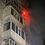 Є жертва і багато постраждалих: сталося влучання у багатоповерхівку у Вишгороді (відео)