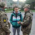 Якщо працівники ТЦК зупинили на вулиці: як поводитися, що говорити, про що слід знати