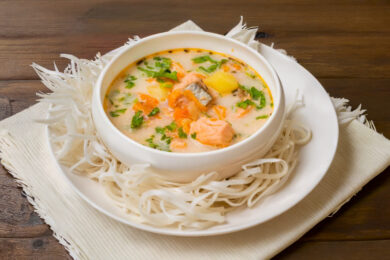 Рецепт дня: «Рибний суп з вершками і лососем»