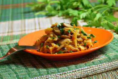 Рецепт дня «Смажена капуста з грибами»