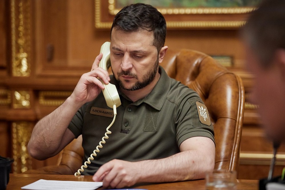 Обговорили дипломатичну роботу останніх днів і сигнали від росії - Зеленський провів розмову з прем’єр-міністром Норвегії 1 Обговорили дипломатичну роботу останніх днів і сигнали від росії - Зеленський провів розмову з прем'єр-міністром Норвегії