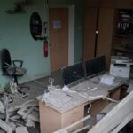 Виявили тіло у розтрощеній квартирі, ще троє людей поранено: наслідки обстрілів Херсонщини