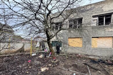 Є загиблі і поранений, пошкоджено медичний та навчальний заклади – наслідки обстрілів Херсонщини