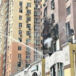 Майже всю ніч і вранці триває масштабна атака на Київ: багато влучань у житлові багатоповерхівки (фото, відео)