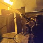 Окупанти вдарили по житлових кварталах Херсона — частина міста без світла