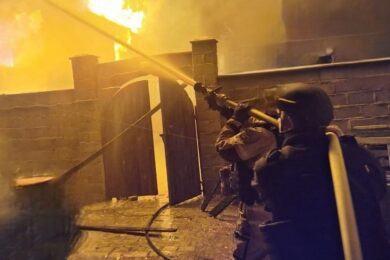 Окупанти вдарили по житлових кварталах Херсона — частина міста без світла